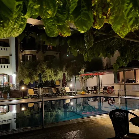 Hotel Porto Fico 2*